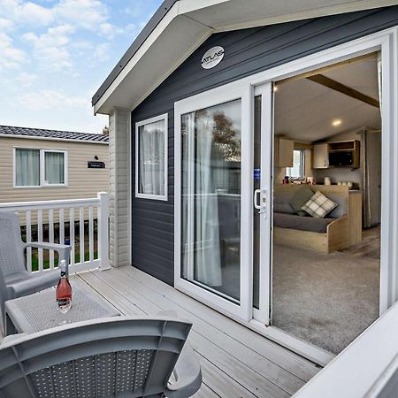 Sea La Vie Lodge, Rockley Park Holiday Park, Poole, Dorset Экстерьер фото
