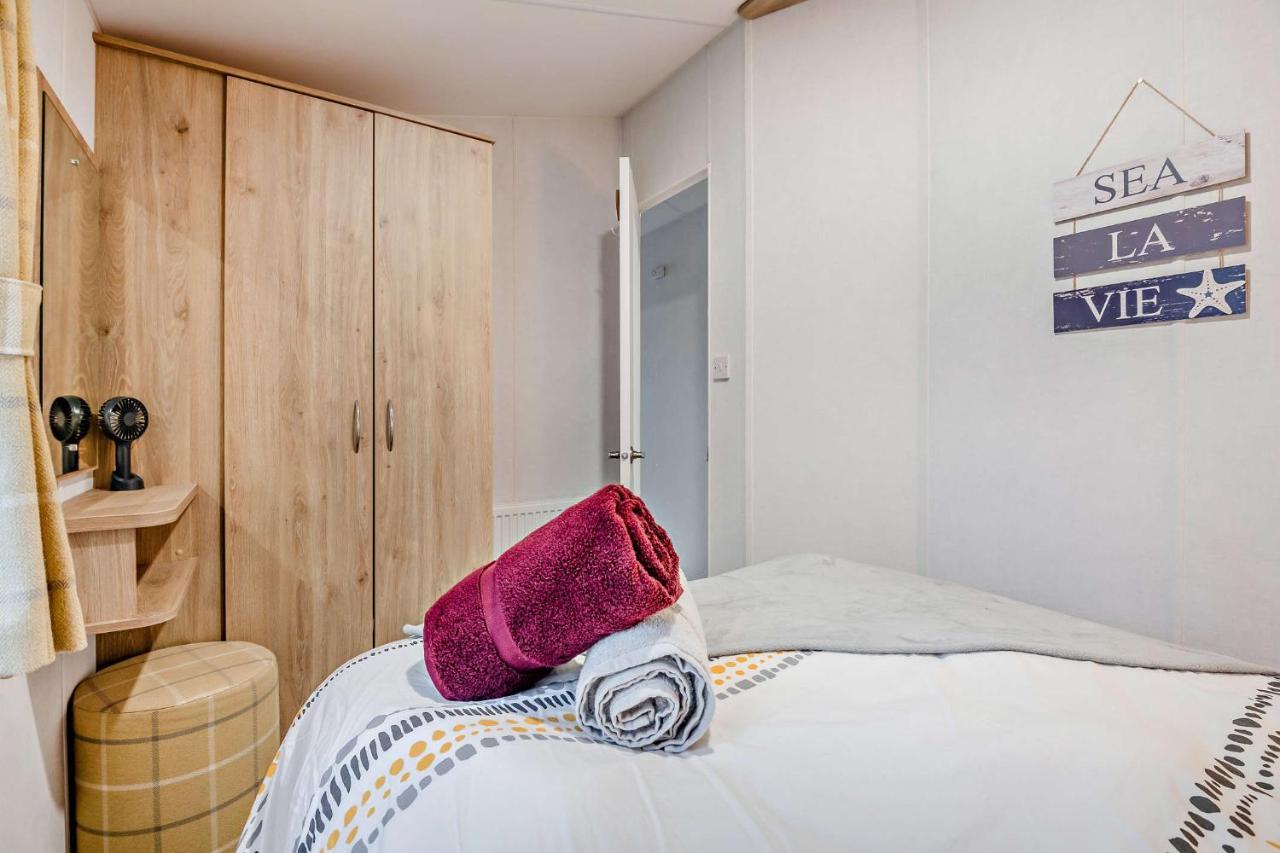 Sea La Vie Lodge, Rockley Park Holiday Park, Poole, Dorset Экстерьер фото