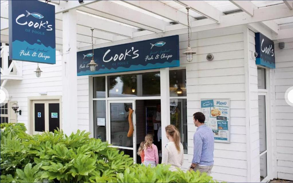 Sea La Vie Lodge, Rockley Park Holiday Park, Poole, Dorset Экстерьер фото