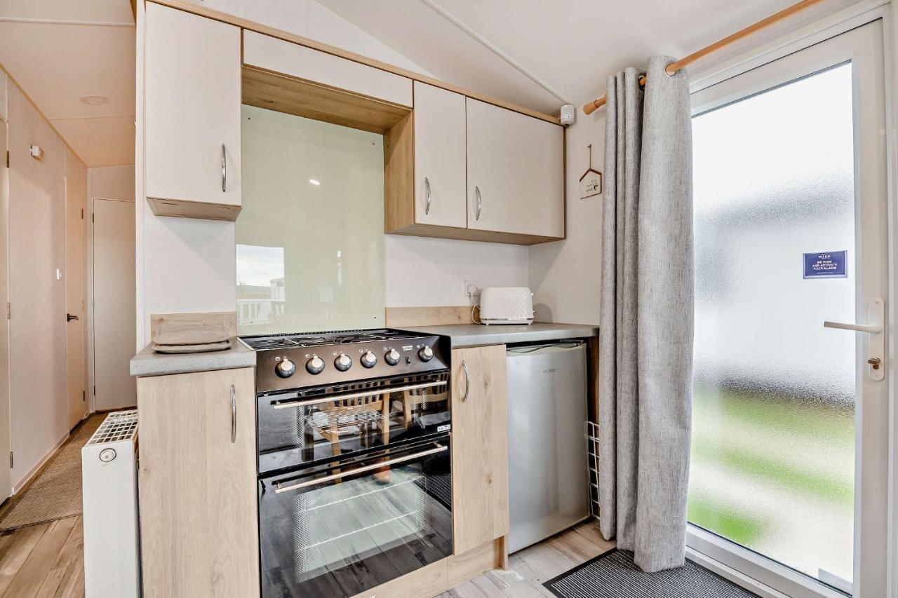 Sea La Vie Lodge, Rockley Park Holiday Park, Poole, Dorset Экстерьер фото